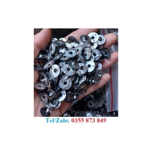 Đế sắt giữ tim nến