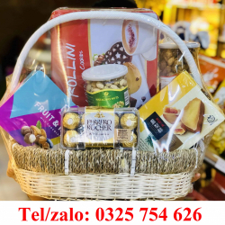 GIỎ QUÀ TẾT THẬP CẨM ( BÁNH KẸO, RƯỢU VANG, HẠT ĐIỀU)